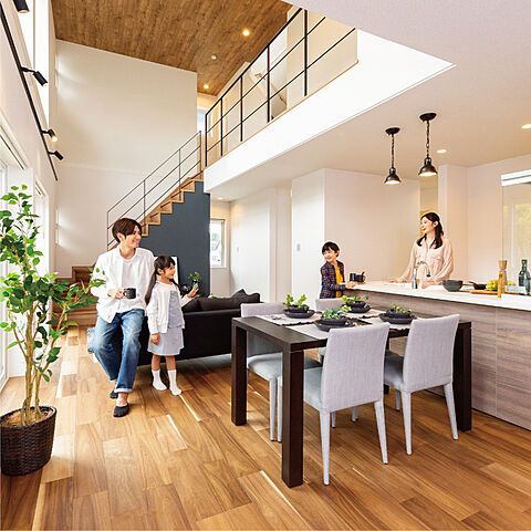 太陽 と 緑 の 家 藤原