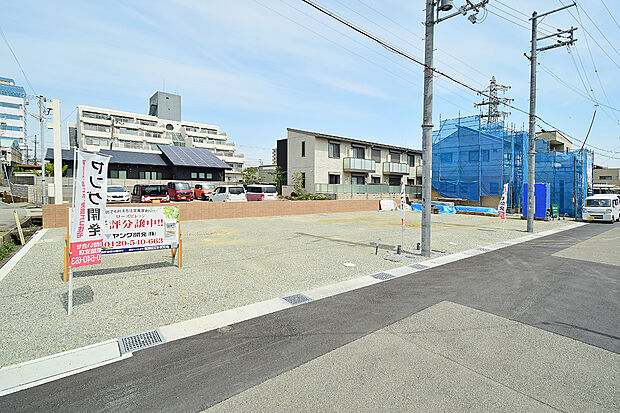 【現地写真】6m幅道路に面した明るい現地です。
