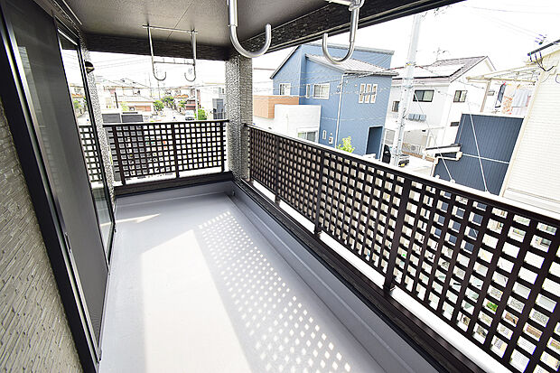【約4.5帖の屋根付きバルコニー】【9号地 モデルハウス】