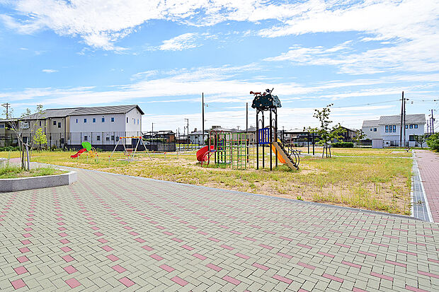 垣内南公園(約260m)