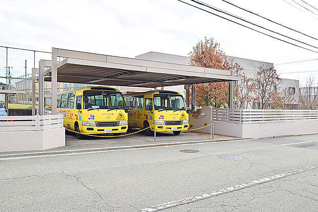 エミールこども園(約340m)