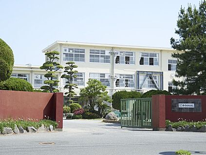 福岡市立「和白」中学校 900m