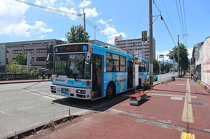 西鉄バス「金山団地口」停 380m