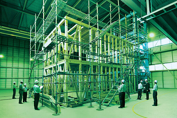 実大振動実験施設