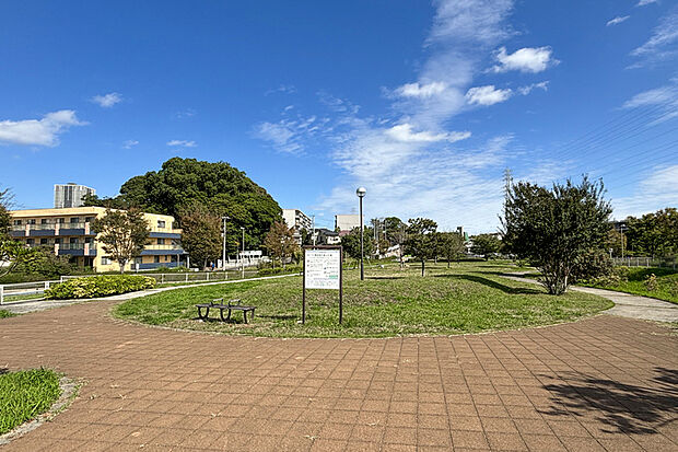 黒砂地地下道上広場（現地より徒歩3分）