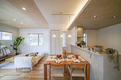 近隣MODEL HOUSE 公開中