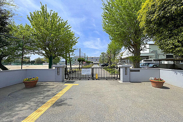 柏市立田中中学校（現地より徒歩8分）