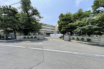 柏市立柏第三小学校（現地より徒歩9分） 約660m