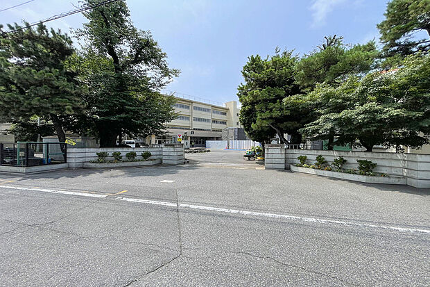 柏市立柏第三小学校（現地より徒歩9分）