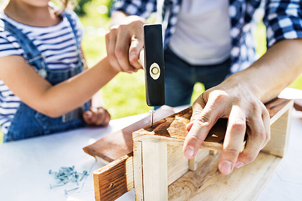 【【DIYなどを楽しめるアウトドア空間】】DIYや自転車のメンテナンスなどに活用できるアウトドア空間をご用意しました。ご家族で趣味を楽しめます。※号棟により採用状況が異なります。※画像はイメージです。