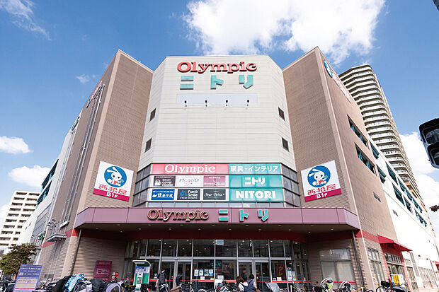 ミューズシティショッピングスクエア(現地より徒歩18分)