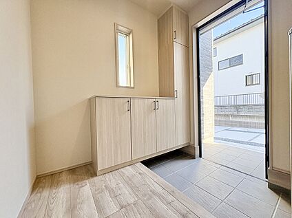 【4号棟 玄関】