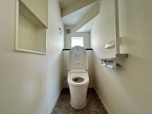 【【3号棟 トイレ】】汚れのたまりやすい便器のふちは掃除しやすく、トルネード洗浄でしっかり洗浄!