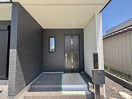 【2号棟　玄関】