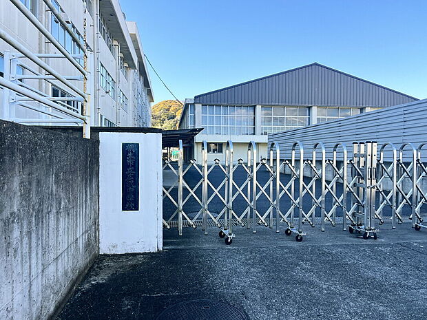 桐生市立広沢中学校（約850m）