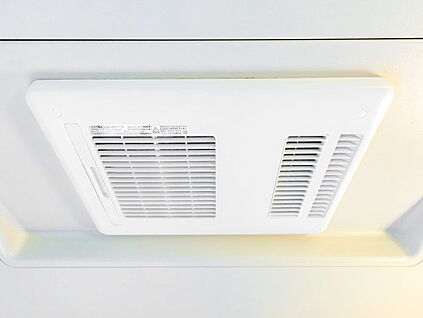【雨の日も安心　浴室換気乾燥暖房機】※施工例