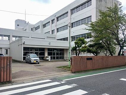 行田市立西小学校 徒歩150m