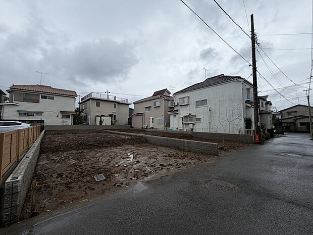 【2026/6/28　販売現地】　品質・性能にこだわったブルーミングガーデンの長期優良住宅。快適な暮らしが叶う間取り設計に、折上天井やアクセントクロスなど、空間にメリハリを演出するデザインも魅力です。