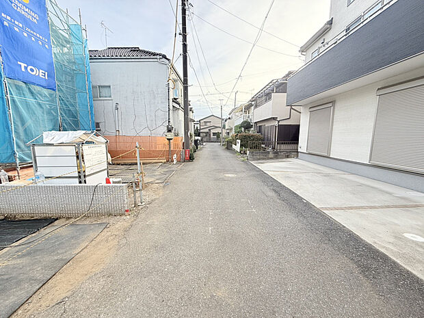 【【2026/8/9　前面道路】】2沿線が利用できるので通勤・通学に便利な立地です。