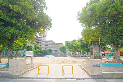 加美西公園 約130m(徒歩2分)