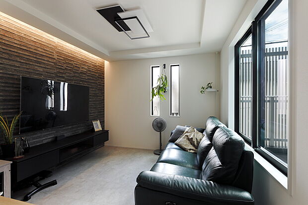 【プランの打ち合わせに回数の制限なし!】
お伺いした要望とコストを整理しながら、より細やかに暮らしの動線などを想像しながら進めるプランのお打ち合わせには回数の制限がないので納得いくまで打ち合わせが可