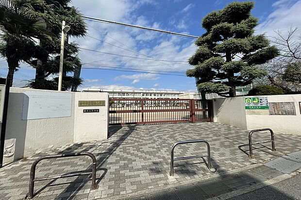 豊中市立豊南小学校（約550m）