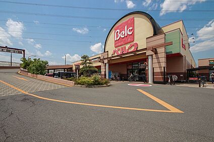 ベルク池田店 830m