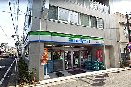ファミリーマート世田谷上馬一丁目店 約270m