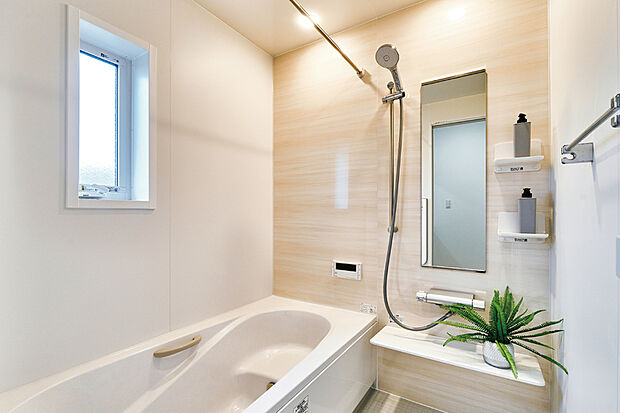 【【バスルーム/LIXIL AX】】なめらかな光沢が美しい人造大理石浴槽は、ダブル保温構造で地球にも家計にも優しいエコアイテム。いつでもきれいなバスルームが続く、お手入れの簡単さも魅力です。