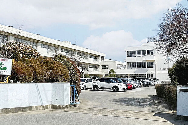 南部中学校(学区)（現地より徒歩15分）