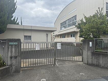 足立区立第七中学校 1037m