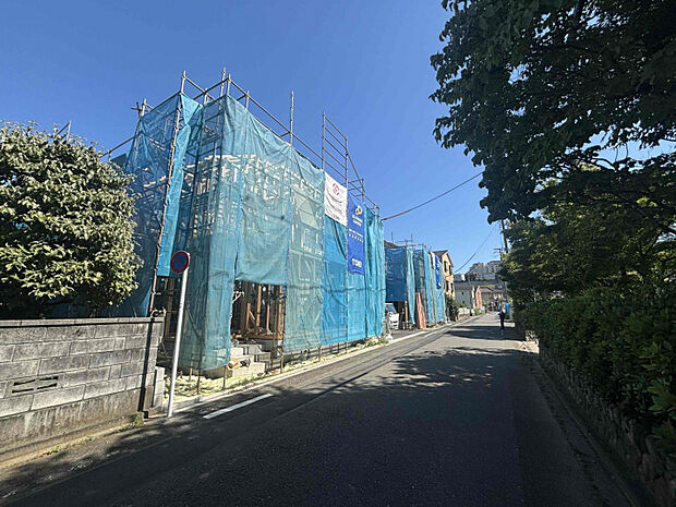 西側公道を含む上棟時写真（2026年7月10日撮影）　