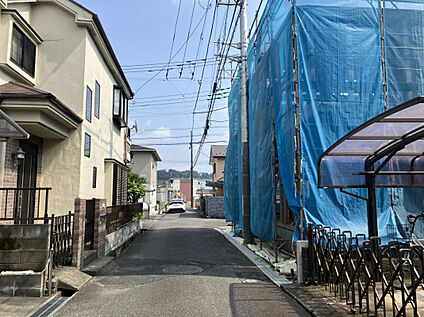 北西側前面道路(2)（2026年7月24日撮影）