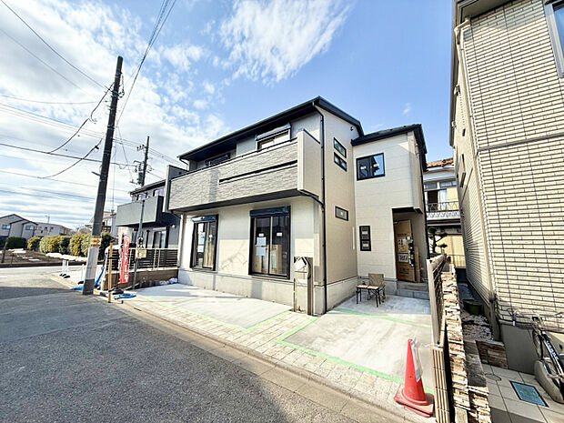 【外観】全棟敷地面積114m2越えの新たな分譲地です。また、東栄住宅では統一感のあるカラーリングを採用し、ただの建売にはない、デザインを目指しております。　