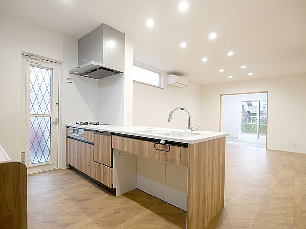 【3荒井町御旅】クリエイト施工例。見学可能な建売モデルございます!はじめての見学予約でアマゾンギフトカード3000円分プレゼント!ご利用ください!TEL:0120-31-88