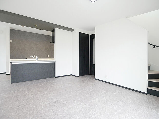 【BV稲美町加古1号地】リビング階段で、家族がつねに顔を合わせコミュニケーションがとりやすいＬＤＫに。