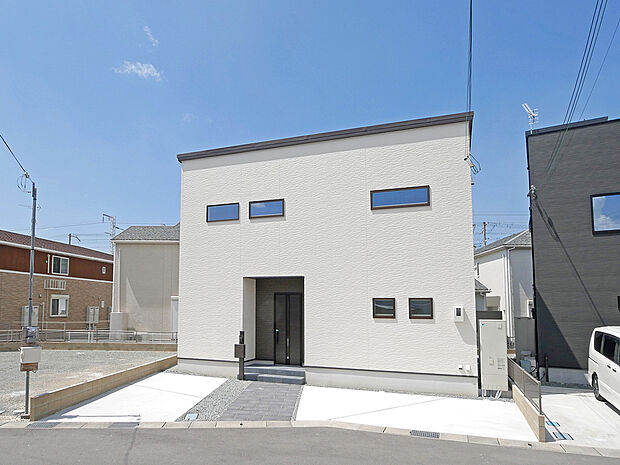 【【プレミアムタウン小松原】外観施工例】現地や見学可能な建売モデルへご案内いたします！はじめての見学予約でアマゾンギフトカード3000円分プレゼント！ご利用ください！TEL:0120-31-8848