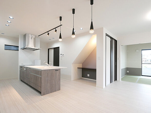 【【イーストタウン２米田】クリエイト施工例】見学可能な建売モデルございます！はじめての見学予約でアマゾンギフトカード3000円分プレゼント！ご利用ください！TEL:0120-31-8848