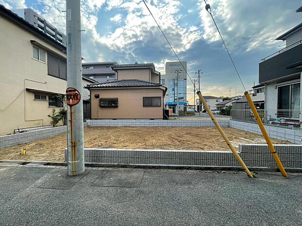 現地　