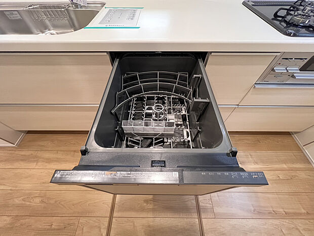 【【食洗機】】家事ラクの定番！食器洗浄乾燥機！片付けの時間を短縮できるので、趣味の時間が増え毎日の生活が楽しくなります。