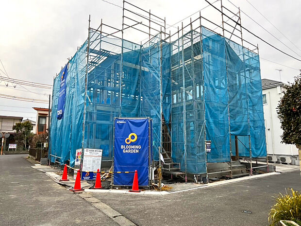 上棟【2026/2/20撮影】　開放感ある東南角地