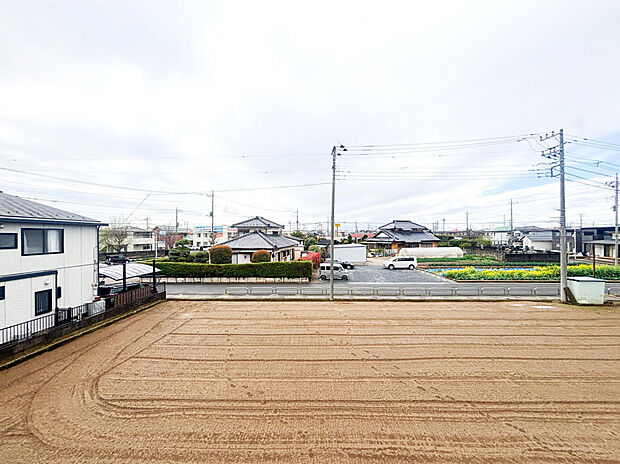 【【眺望:1号棟】】2階北側窓からの眺めです。