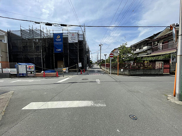 【上棟【2026/6/1】】2号棟の前面道路・南側5.5m