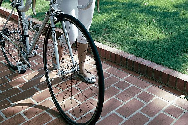 【【サイクルスペース】】行動範囲の広がる自転車スペースを確保。気軽に買い物に行けたりサイクリングも楽しめます。※一部2台目カースペースと兼ねる場合があります。