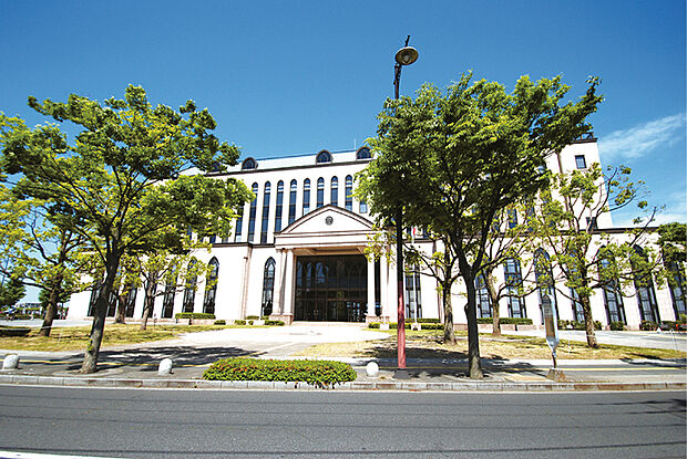 【越谷市中央市民会館】（現地より徒歩13分）