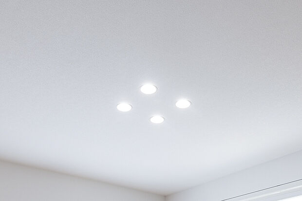 【【よくばりダウンライト】】時間帯やライフシーンにあわせて調色・調光ができるLEDダウンライトを採用しました。※リビング照明のみ調光付き