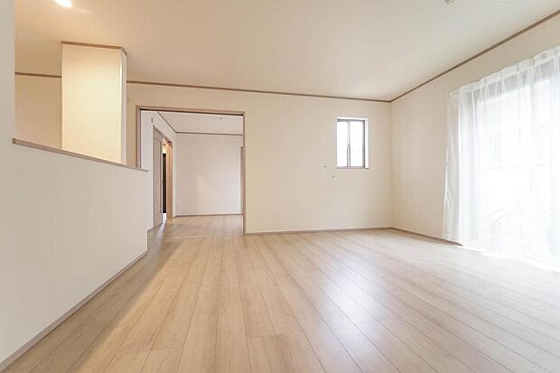 LDK約16帖の快適な広さ