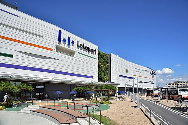 ららぽーと富士見(約1,500m)