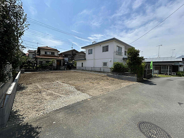 現地外観写真（2026年7月撮影）横浜市営地下鉄ブルーライン「立場」駅徒歩圏内に新築戸建て誕生いたします！資料請求等お気軽にお問い合わせください。　