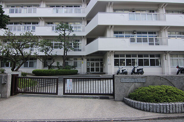 今宿中学校（約695m）